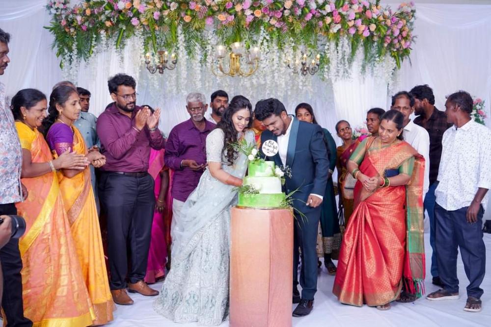 siren-movie-director-anthony-bhagyaraj-wedding-engagement-photos